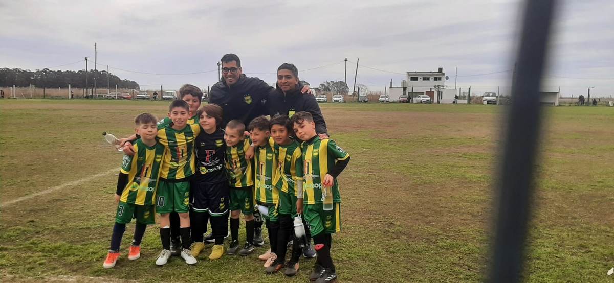 Torneo Clausura 2026 - Fecha 8 10ma — medio equipo y profes.jpeg
